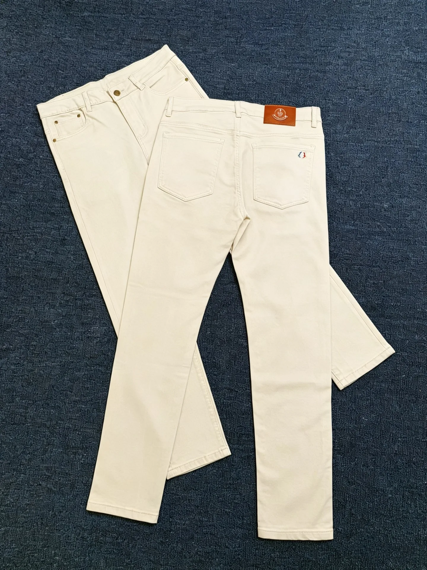 Unique Moncler Jeans 5566