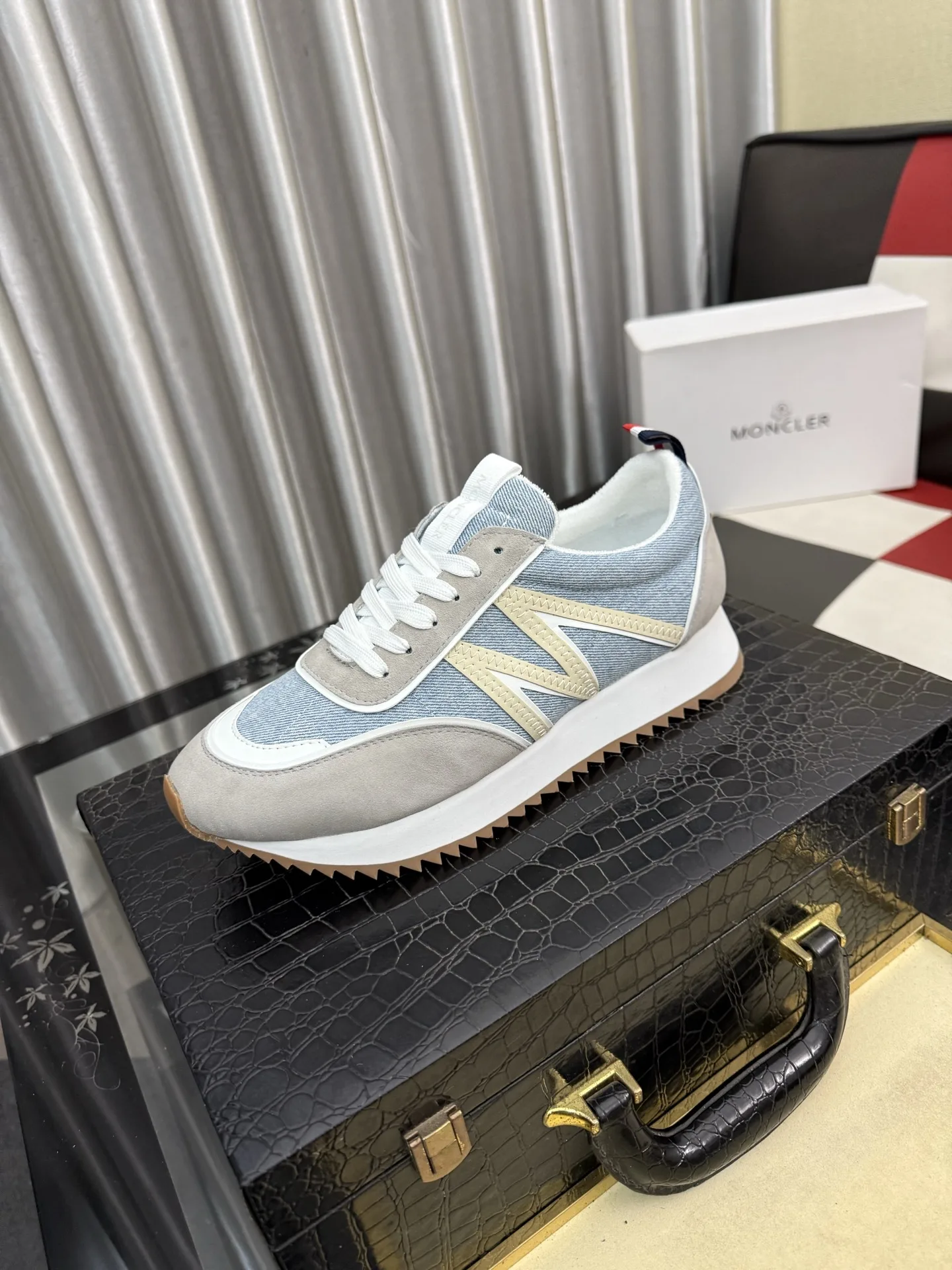 Moncler Sneakers Soft 5713