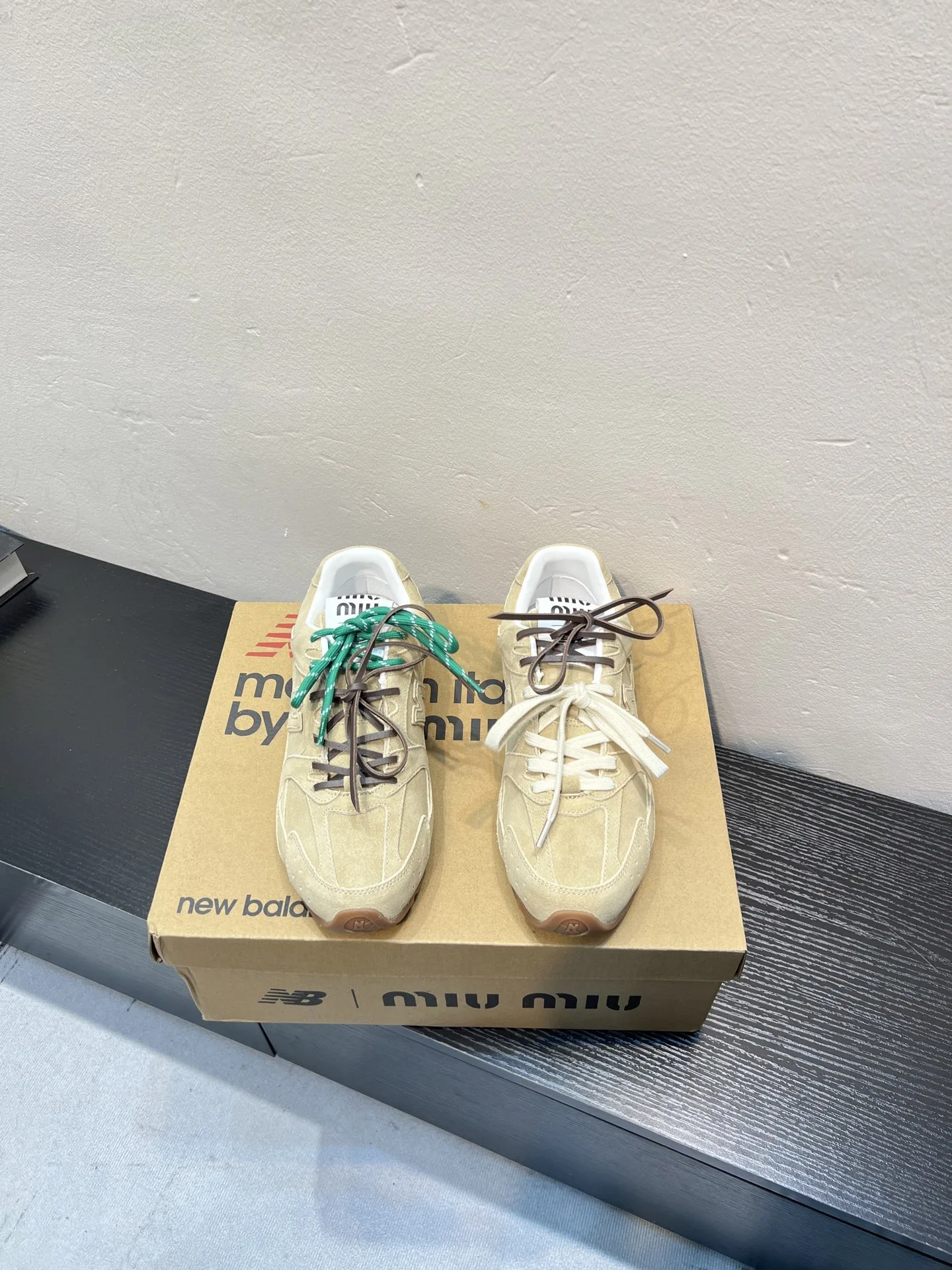Unique New Balance Sneakers 7711