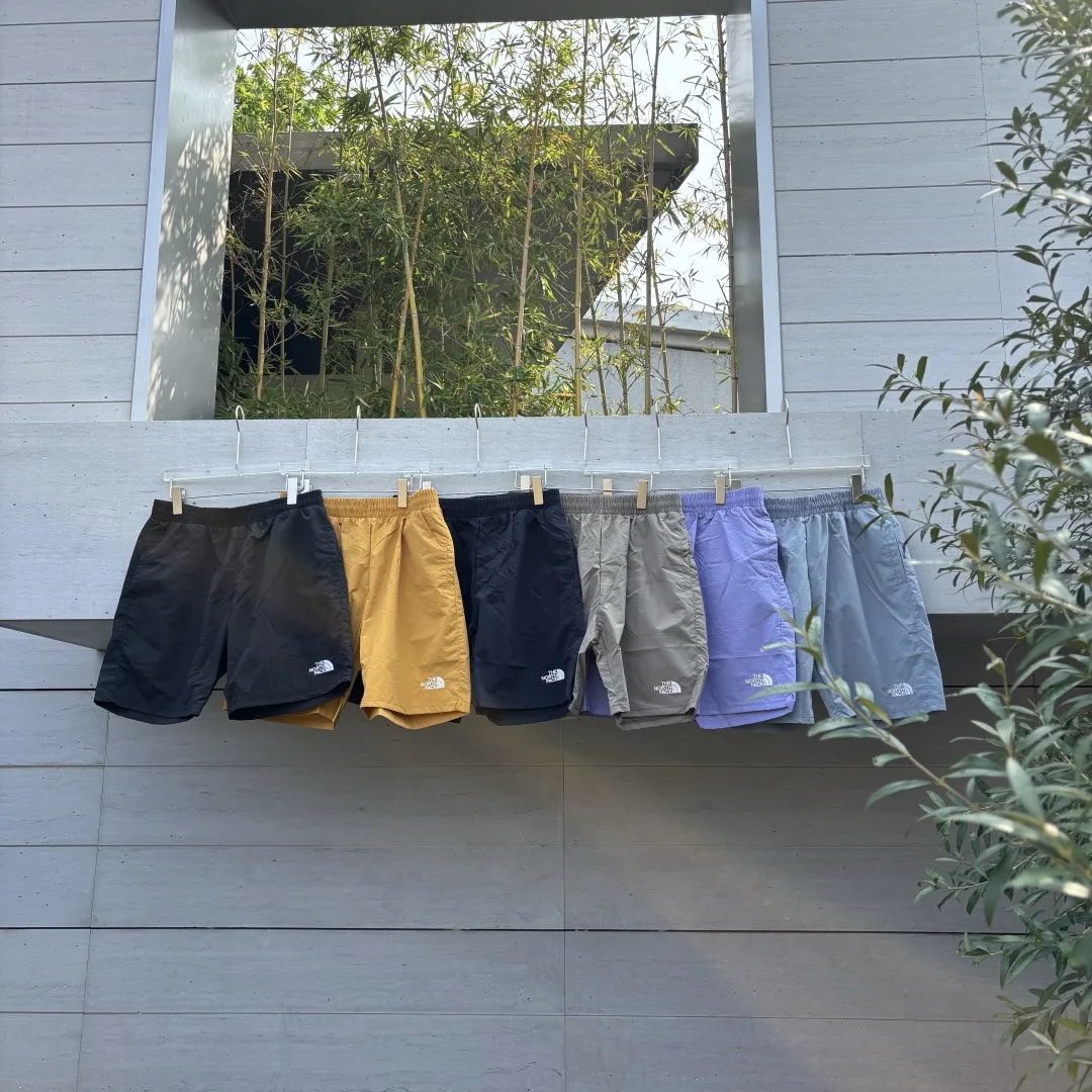 WaterResistant North Shorts 7634