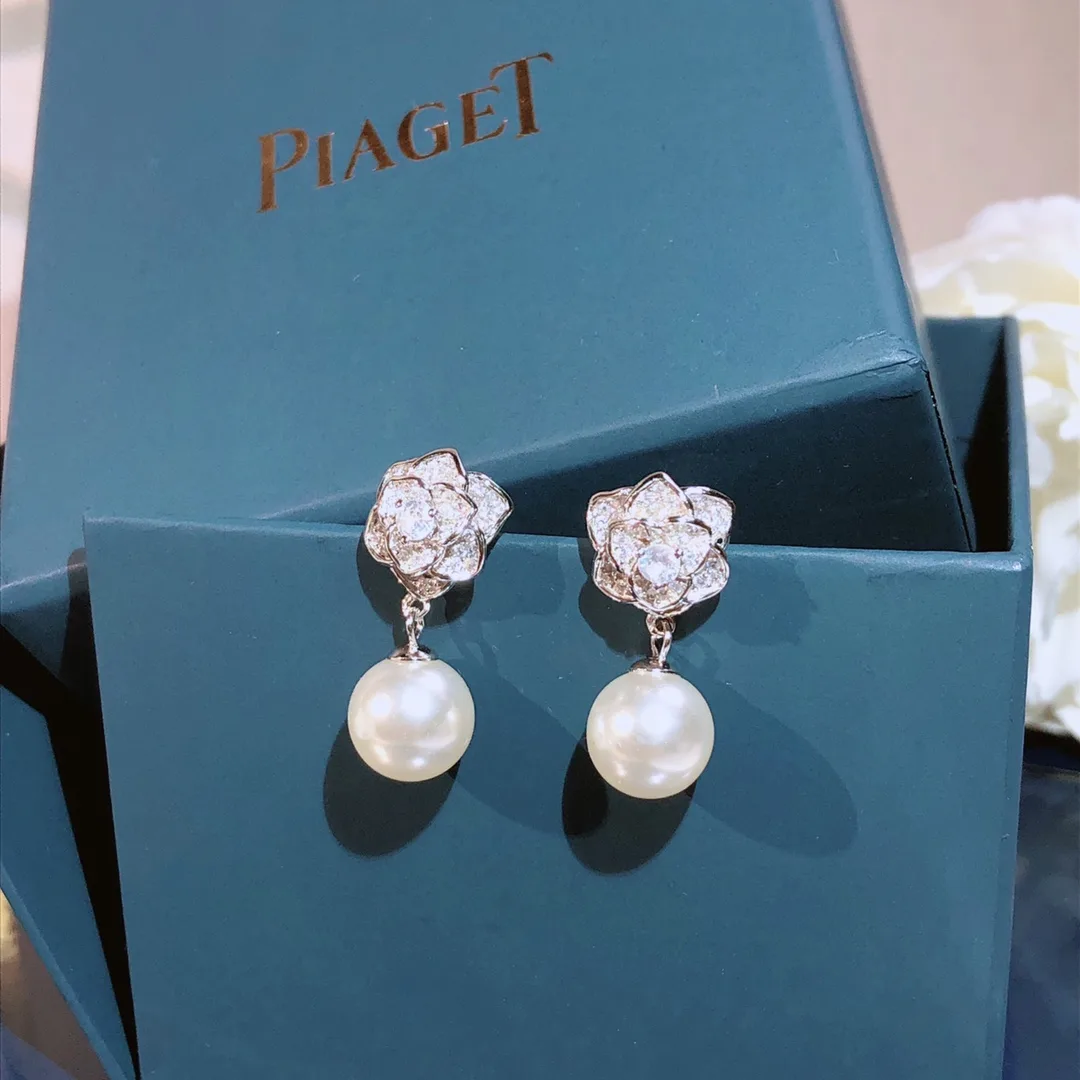 Piaget Earrings Minimalist 7730