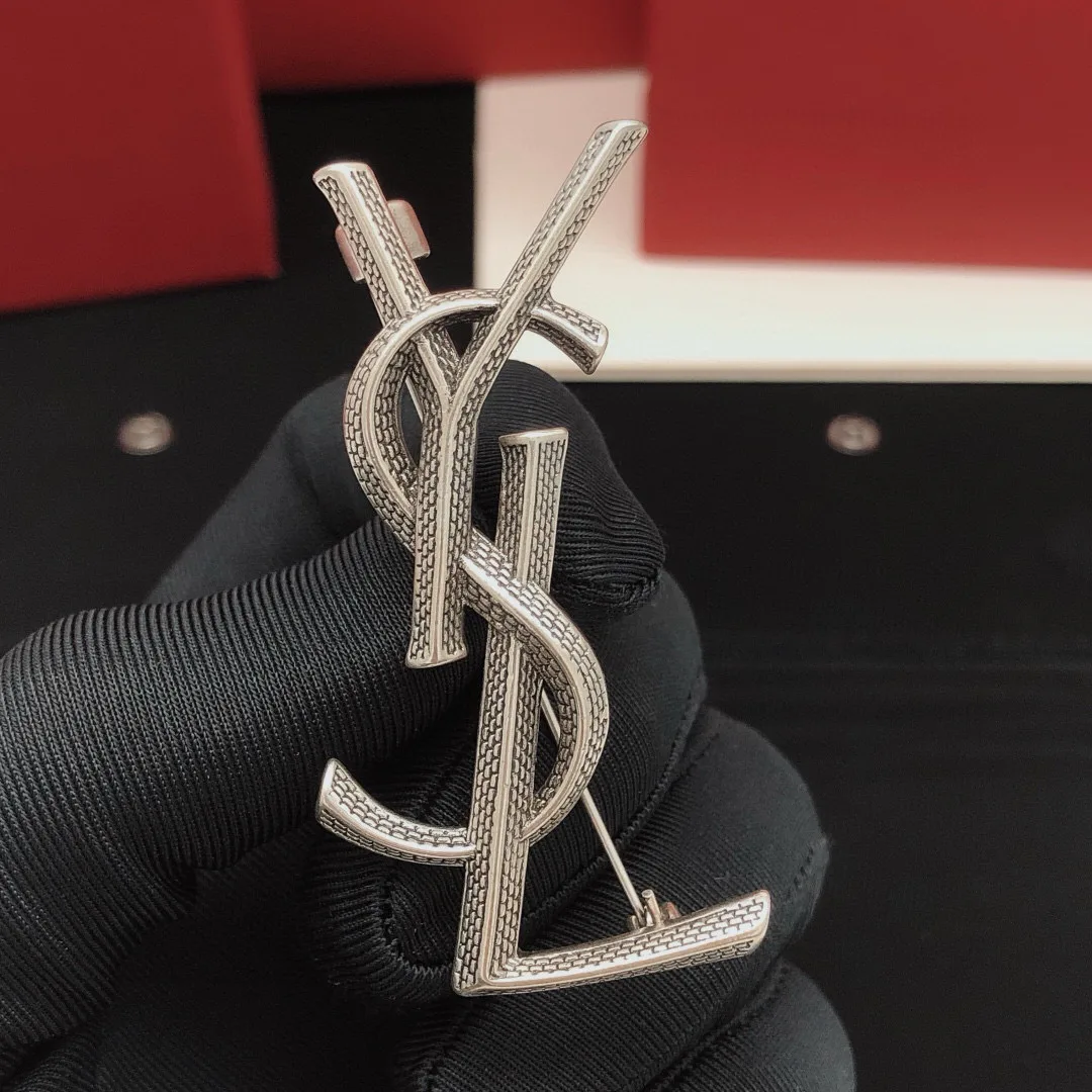 Saint Laurent Brooch Lightweight 4552