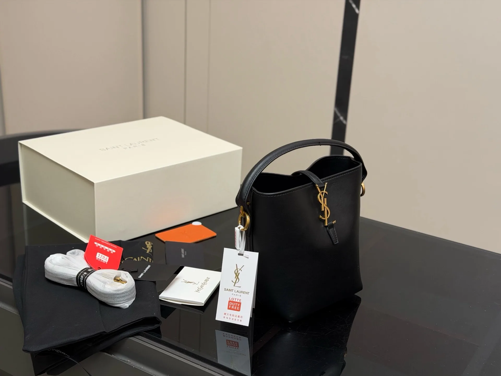 Minimalist Saint Laurent Bucket Bag 4556