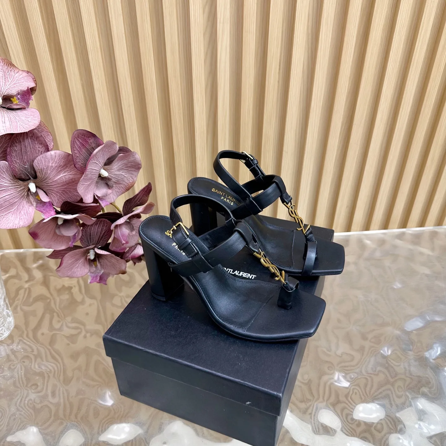 Classic Saint Laurent High Heel 4608