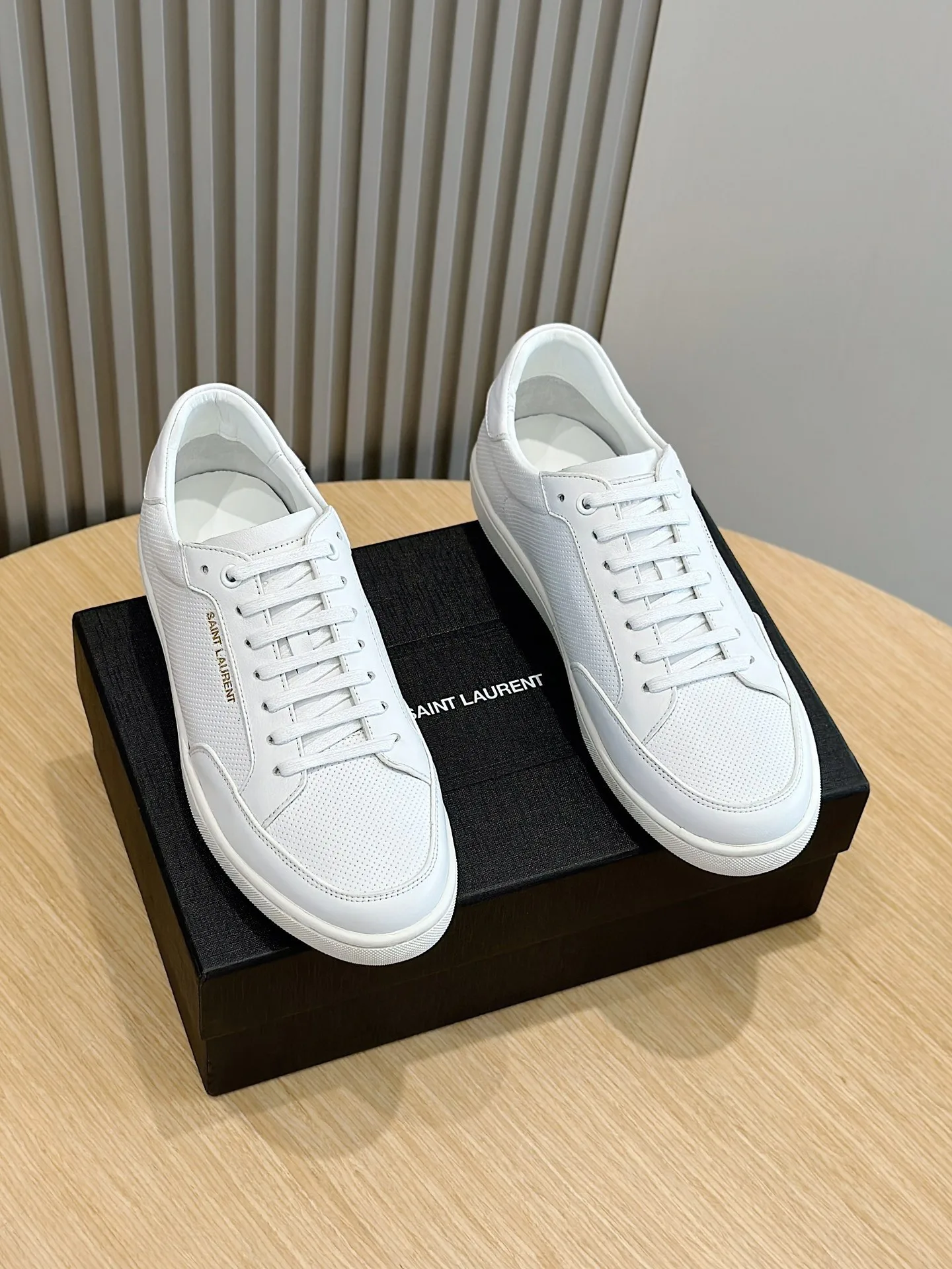 Saint Laurent Sneakers Supportive 4668