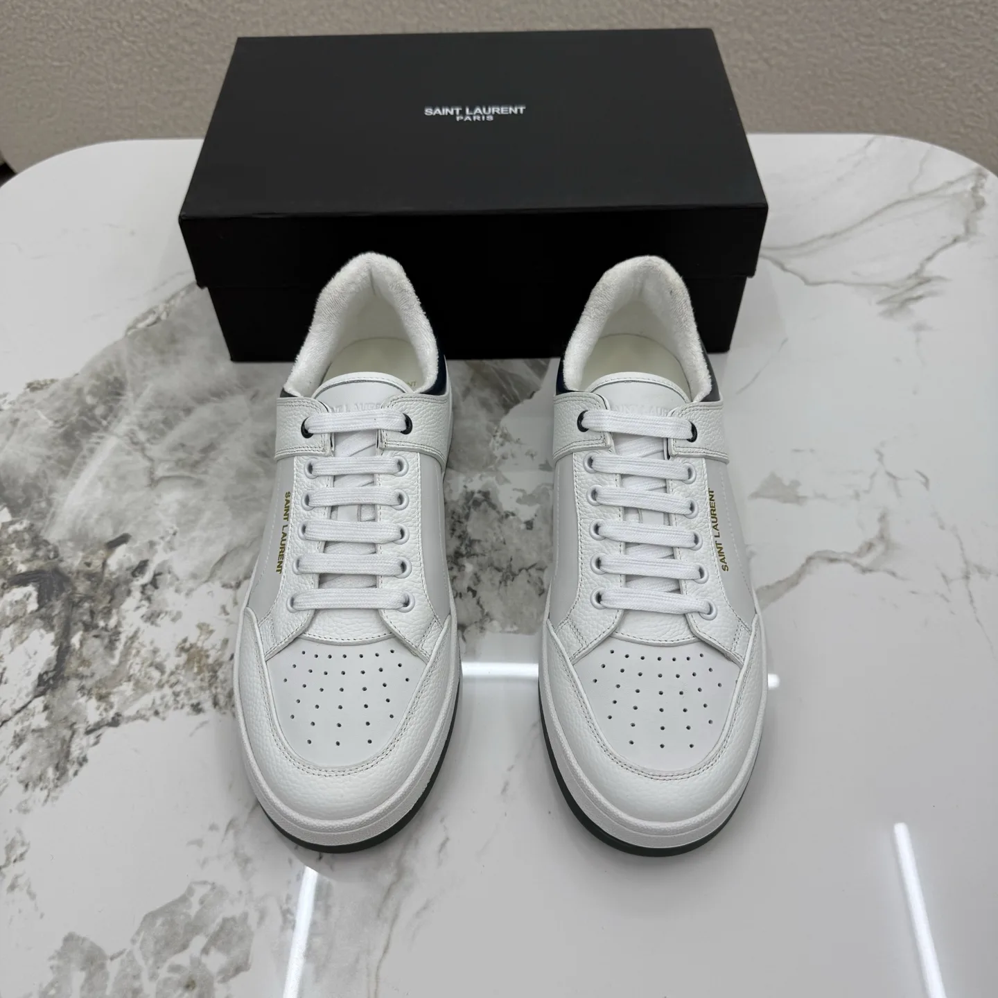 Saint Laurent Sneakers Durable 4666