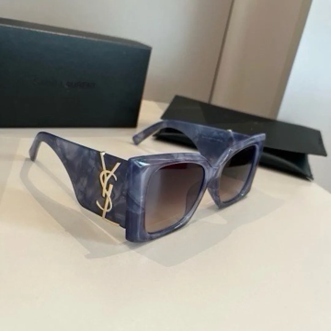 Fashionable Saint Laurent Sunglasses 4682