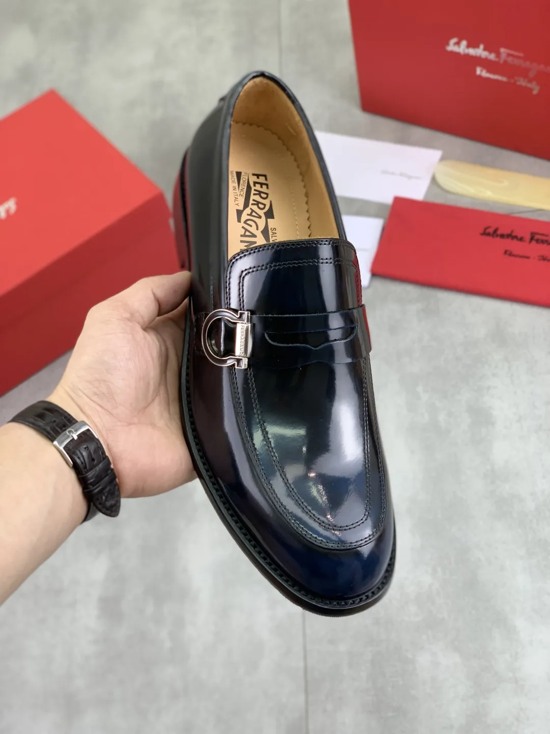 Contemporary Salvatore Ferragamo Leather Shoes 7241