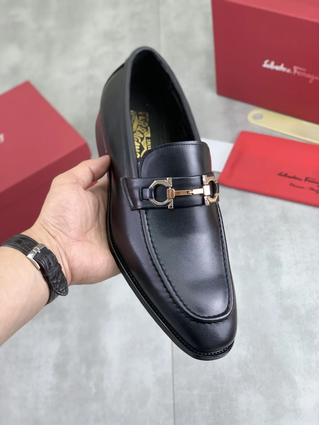 SoftTouch Salvatore Ferragamo Leather Shoes 7238