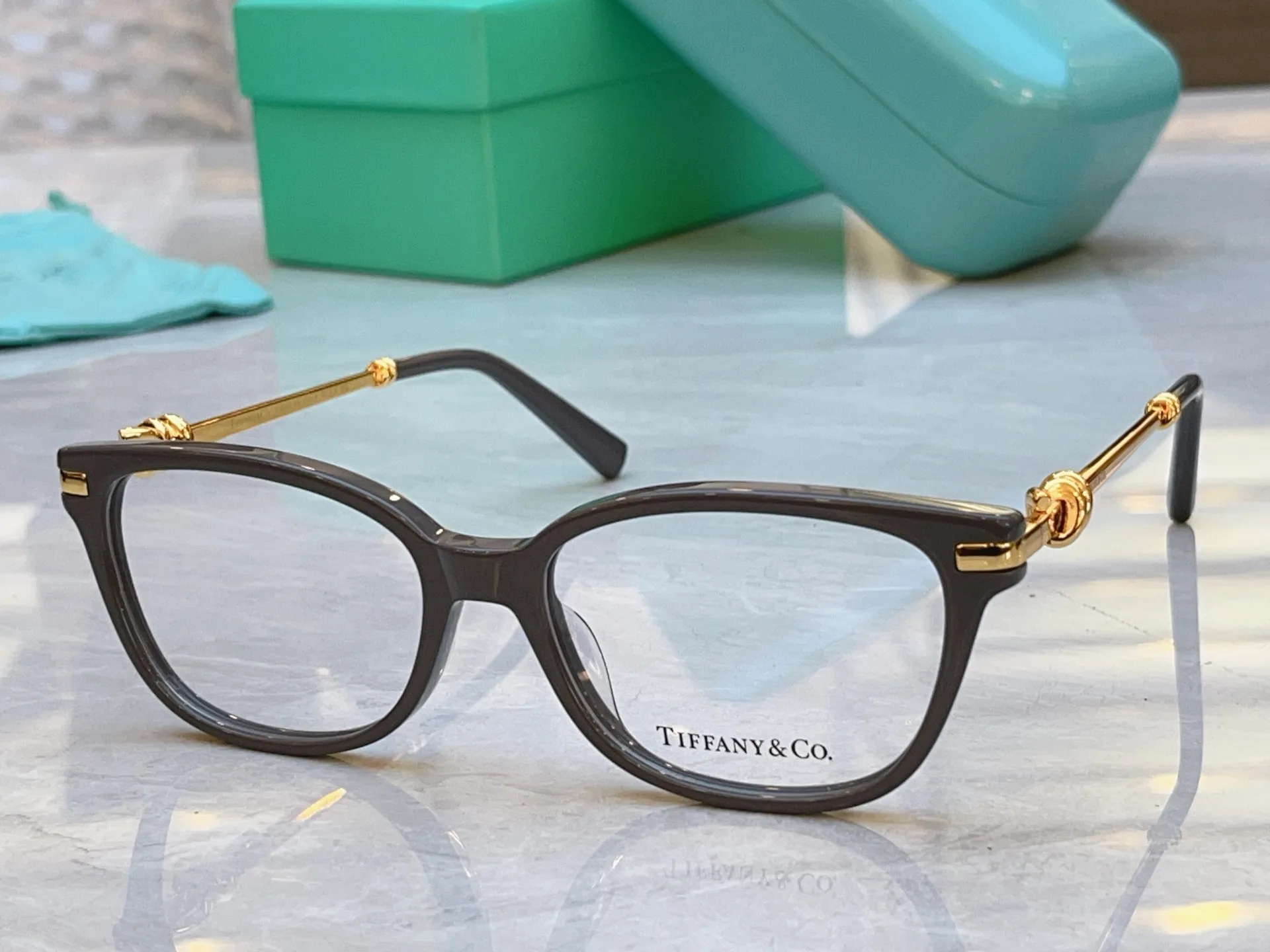 Tiffany & Co. Sunglasses Compact 5325