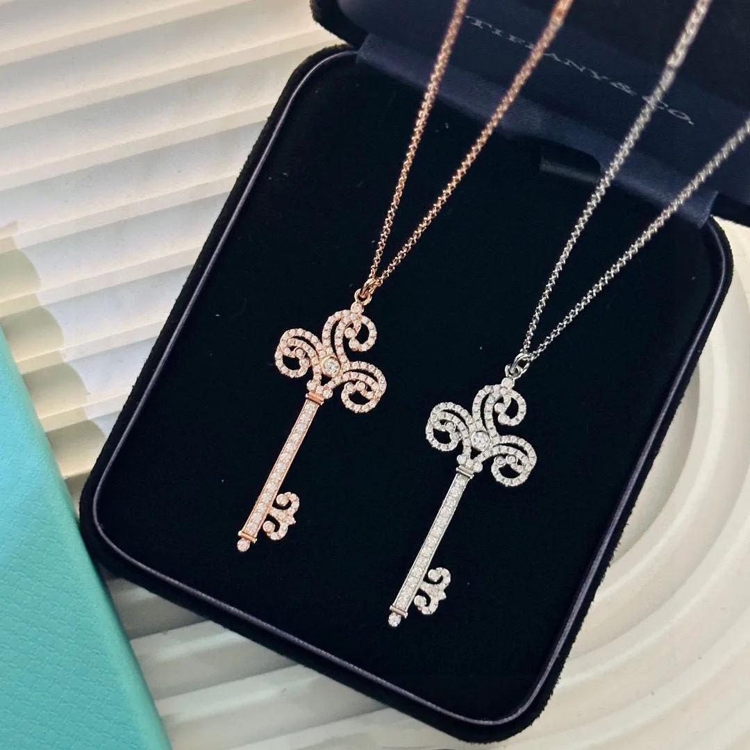 Sleek Tiffany Necklace 5474