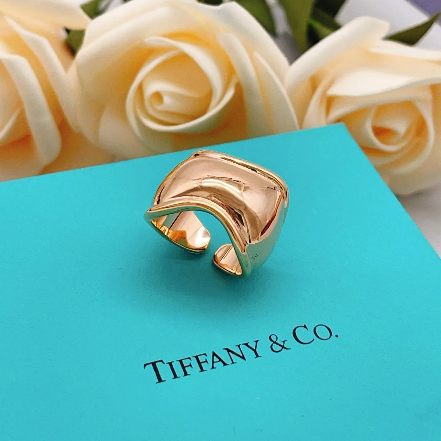 Sporty Tiffany Ring 5513