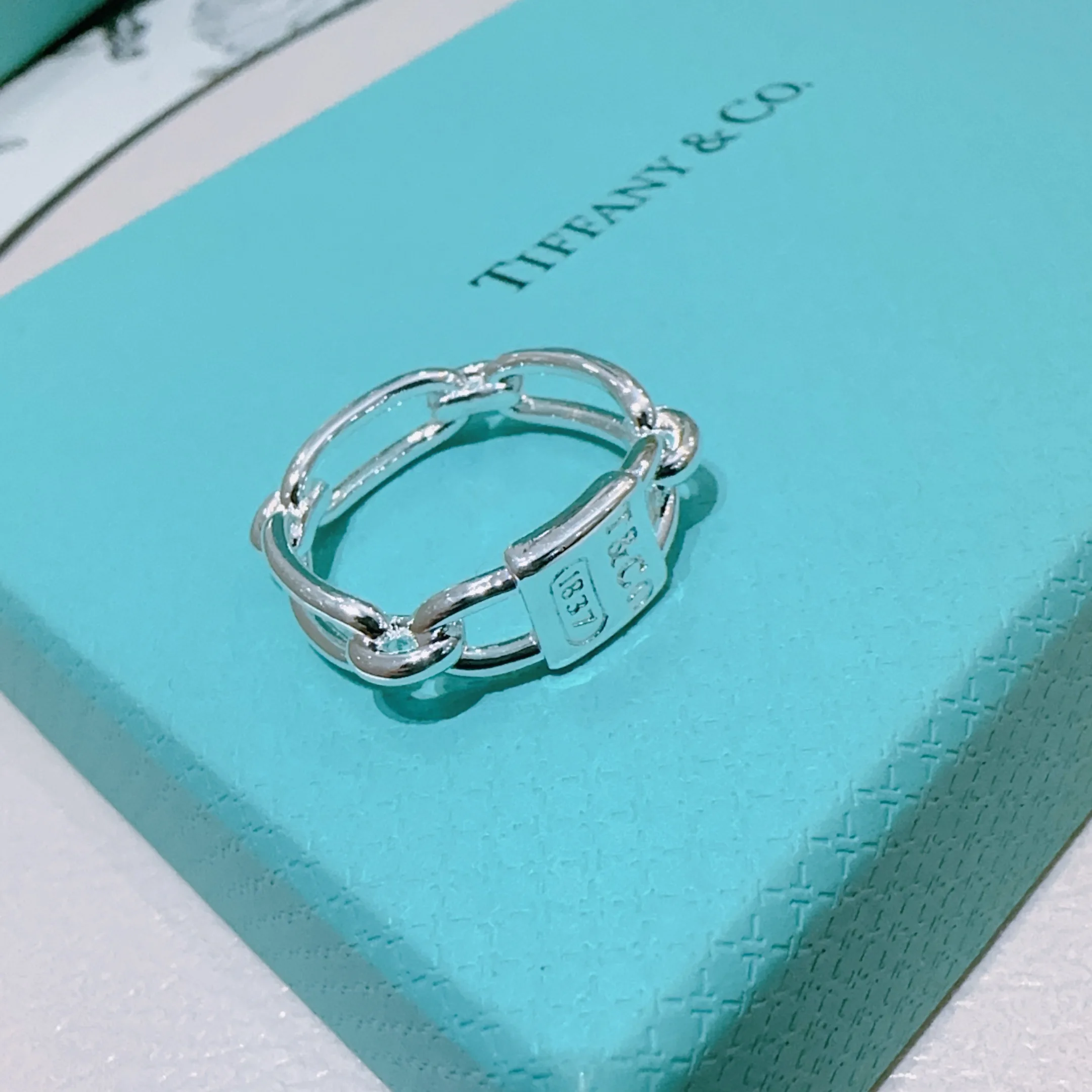 ComfortFit Tiffany Ring 5537