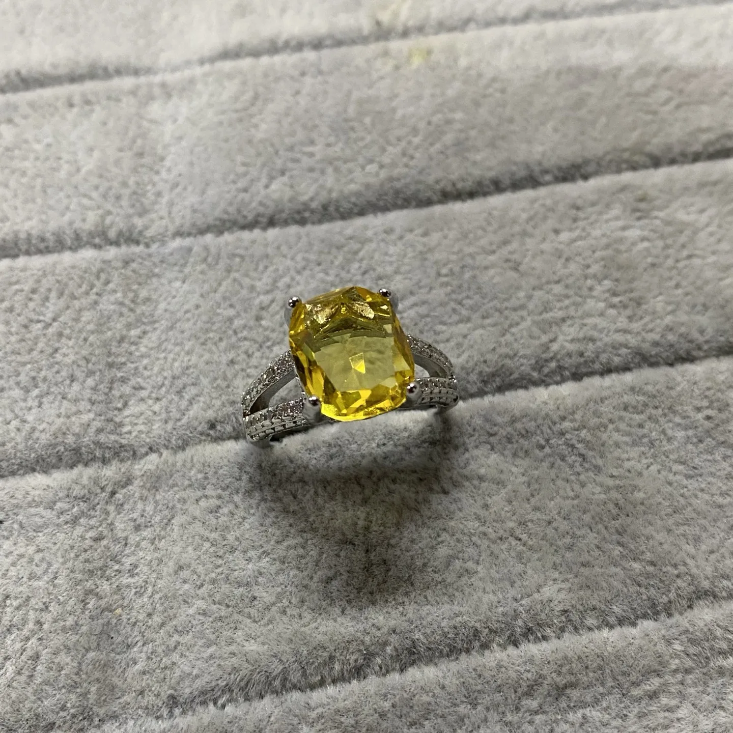 Tiffany Ring Packable 5514