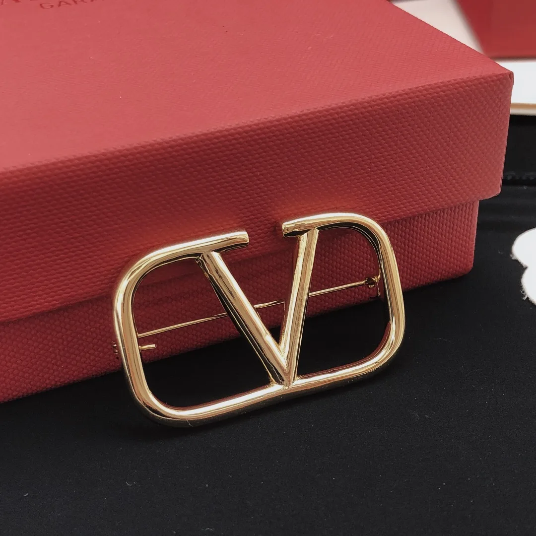 TopPick Valentino Brooch 6167