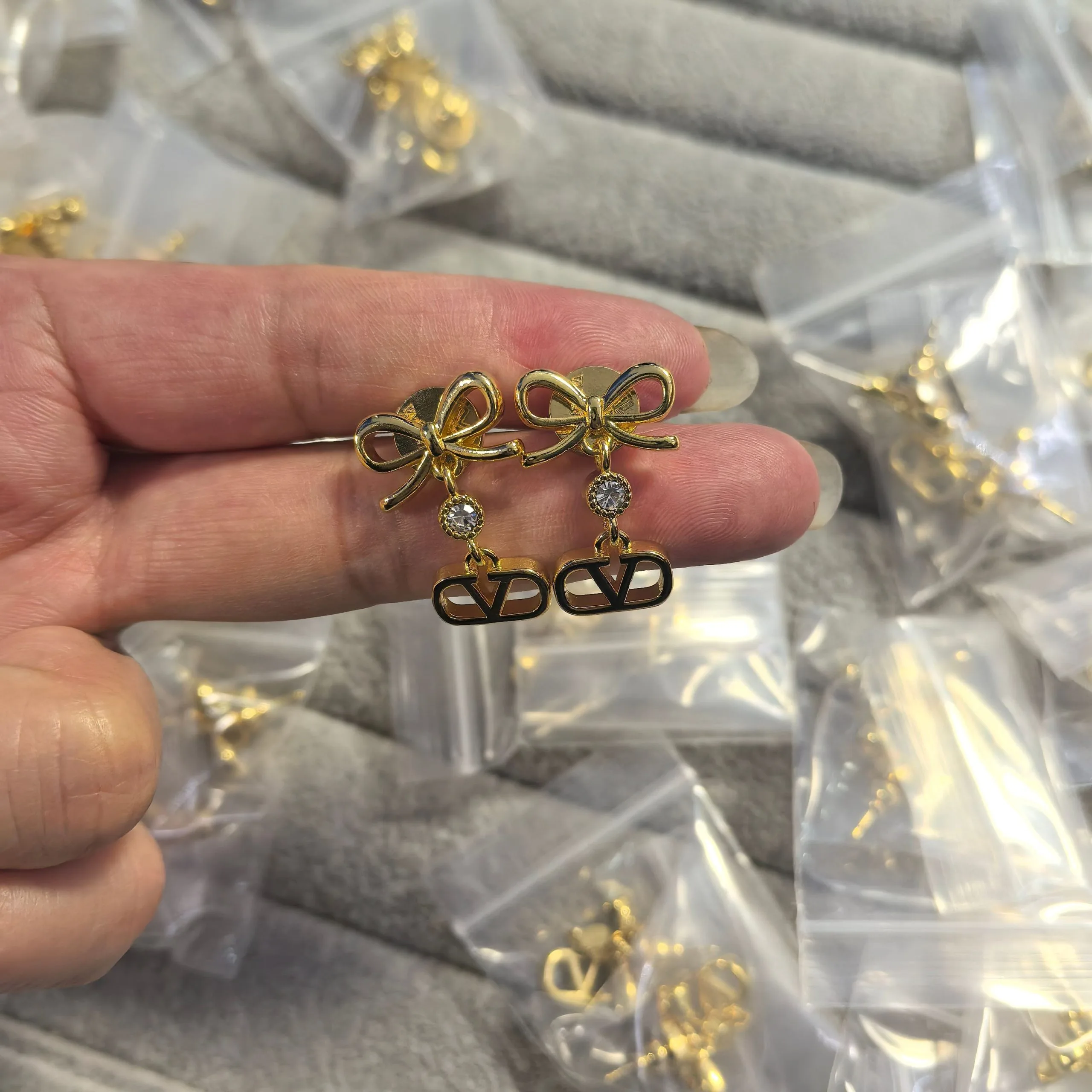 Classic Valentino Earrings 6172
