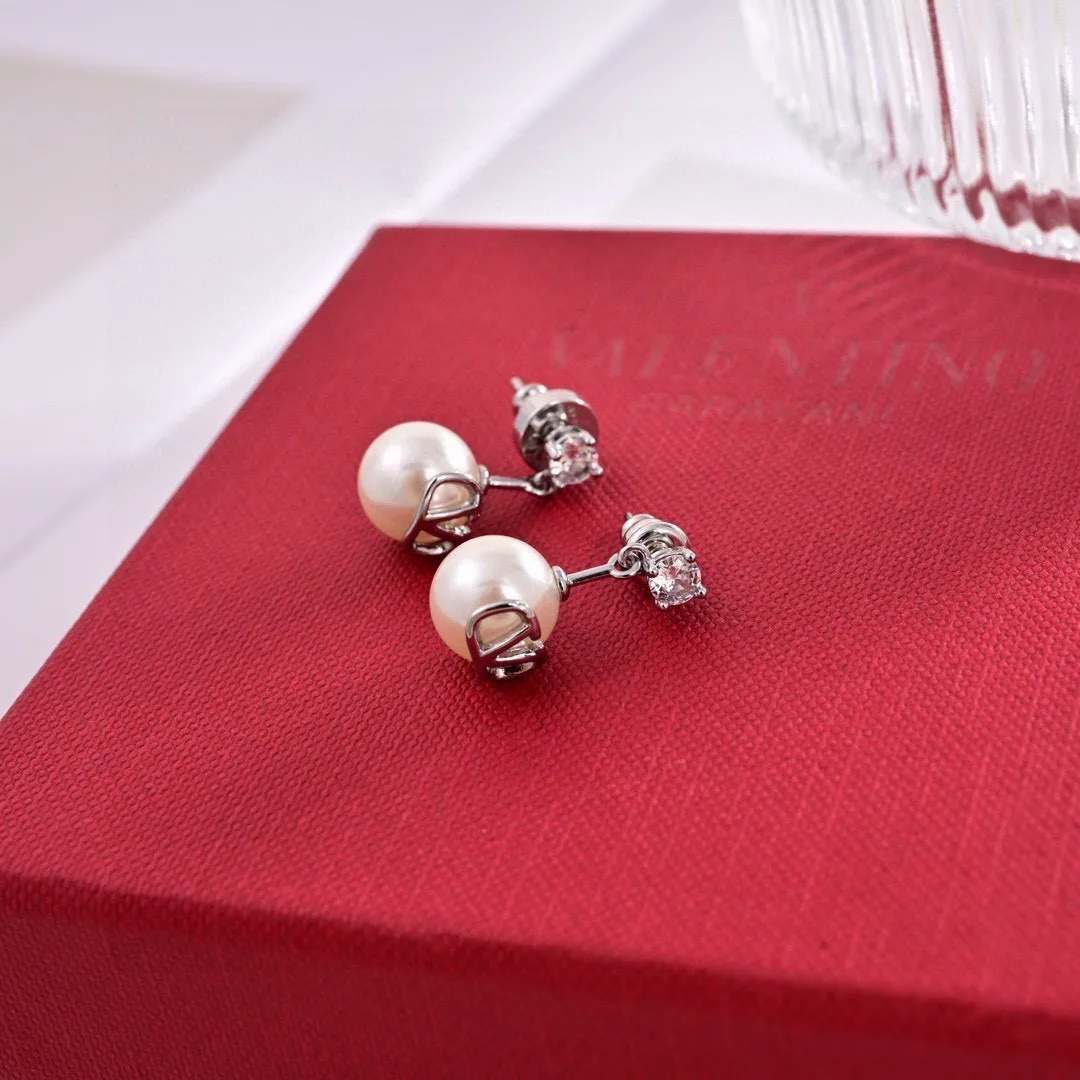 Unique Valentino Earrings 6173