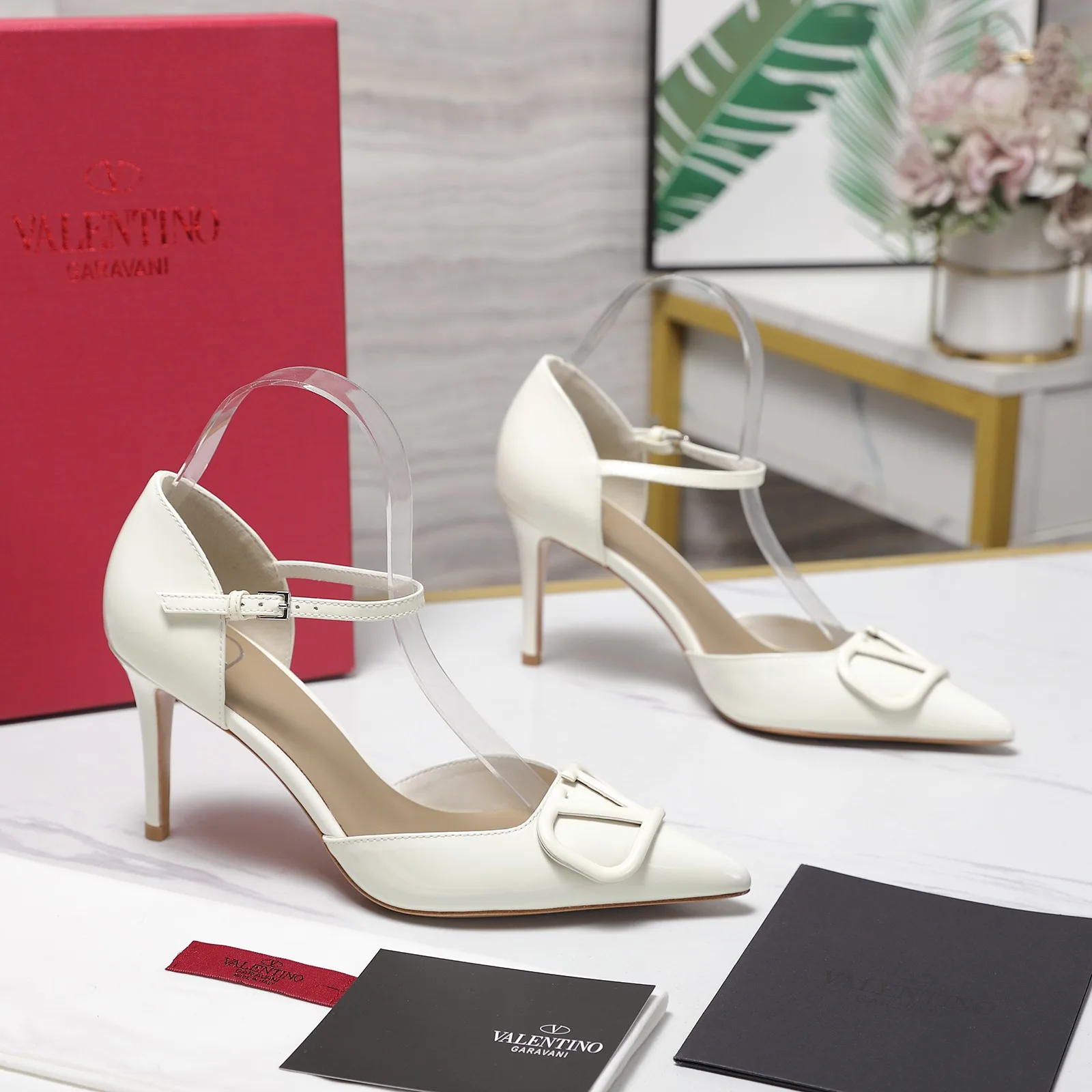 Effortless Valentino Sandals 6219
