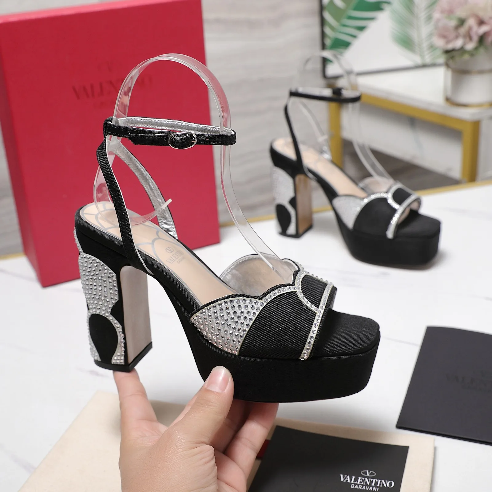 Valentino Sandals Compact 6222