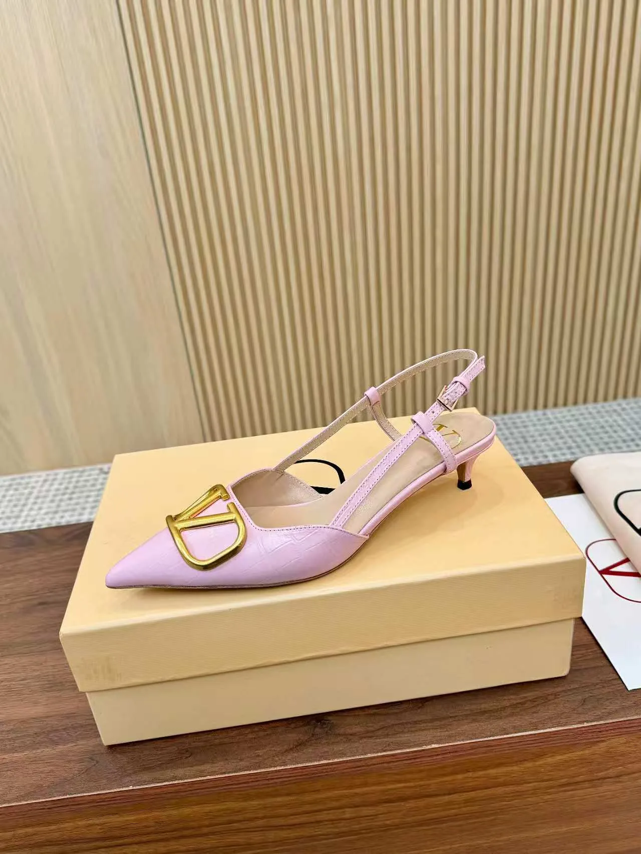NewStyle Valentino Sandals 6213