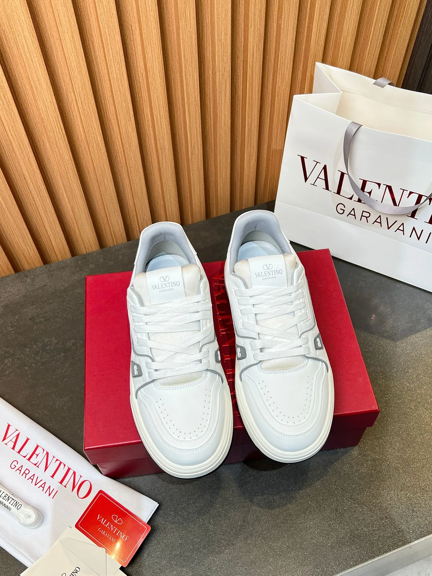 Bold Valentino Sneakers 6249