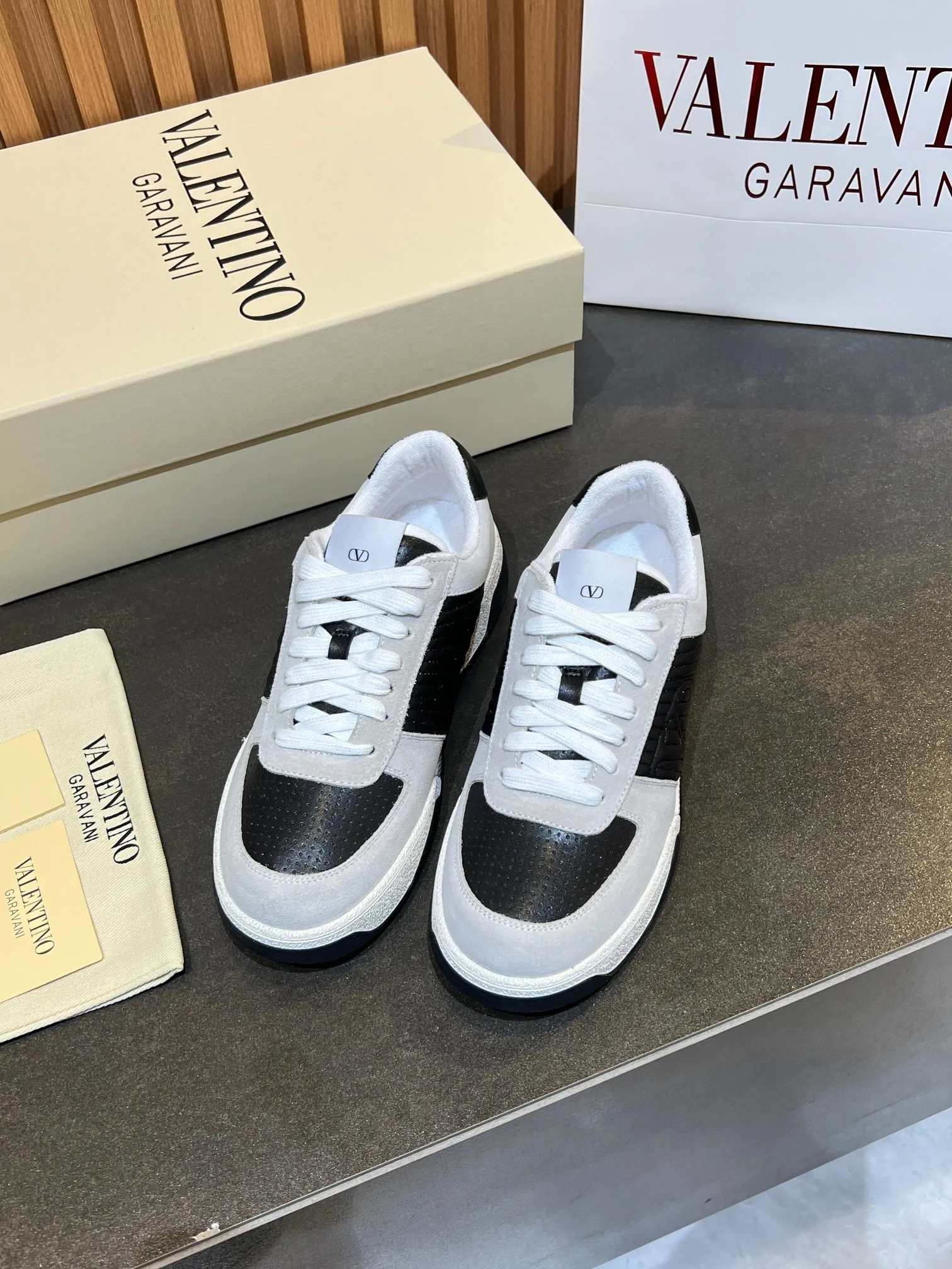 Casual Valentino Sneakers 6245