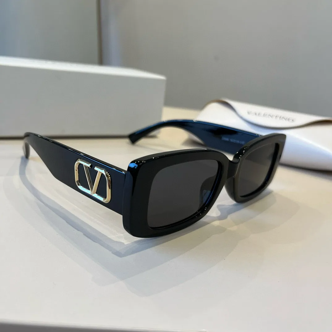 Valentino Sunglasses Sophisticated 6264