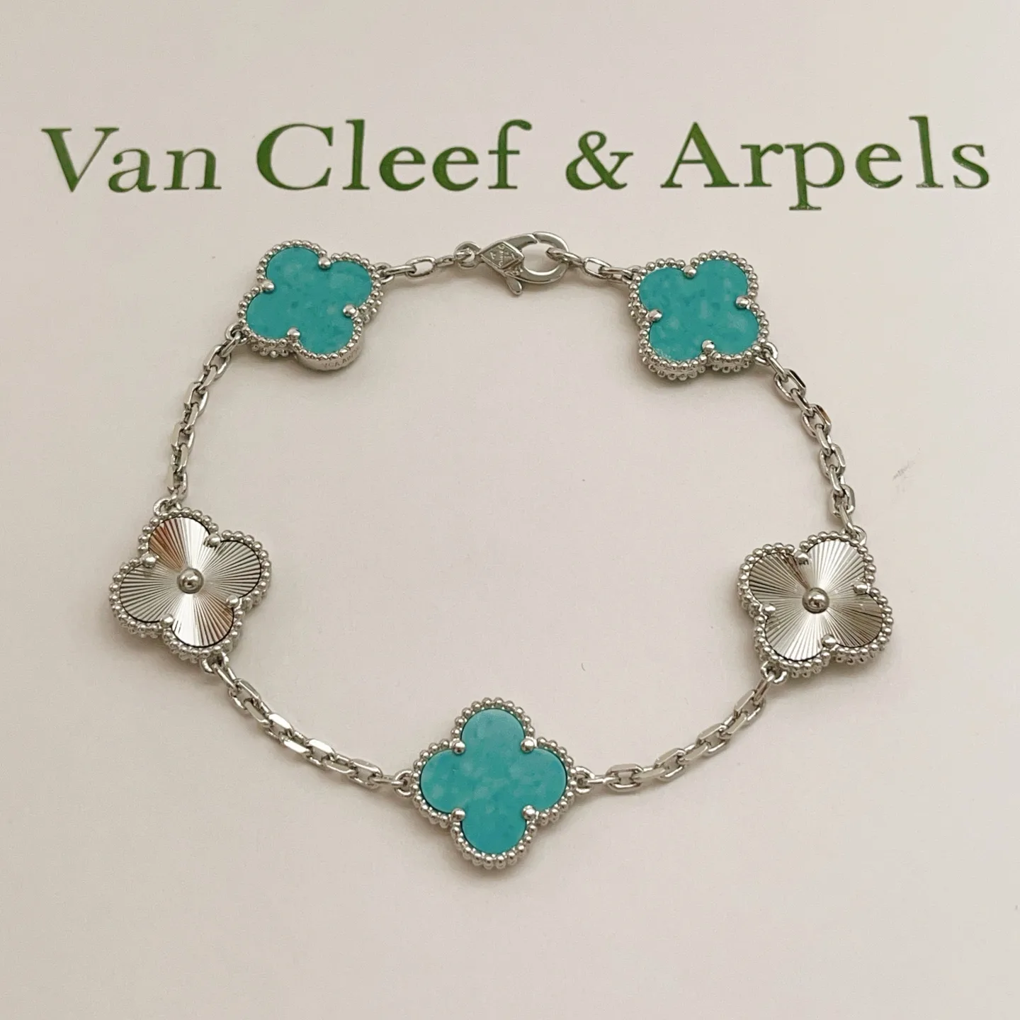 Van Cleef & Arpels Bracelet Modern 6689