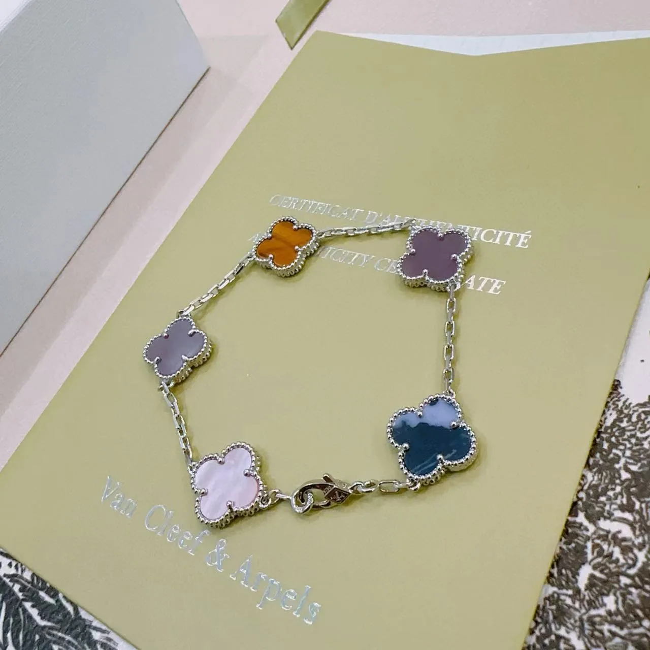 Van Cleef & Arpels Bracelet Elegant 6705