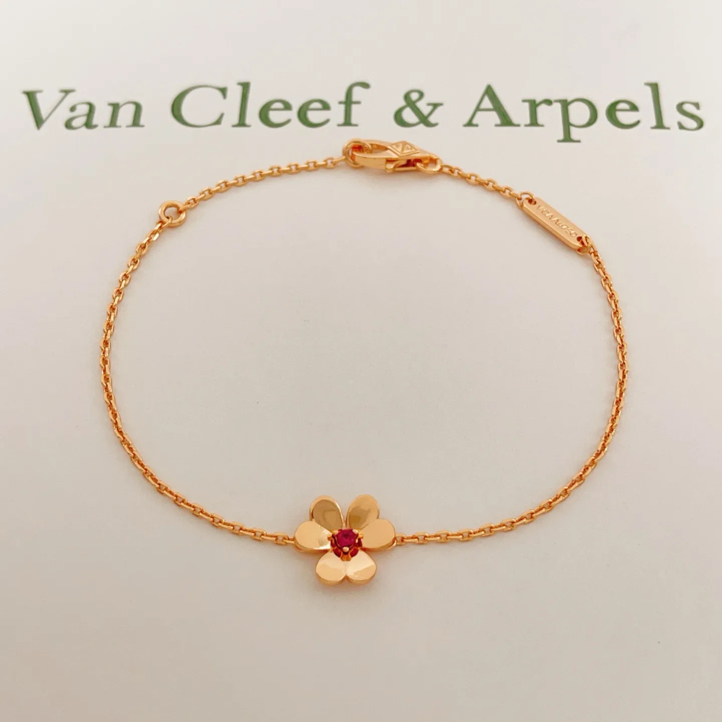 Van Cleef & Arpels Bracelet Durable 6710