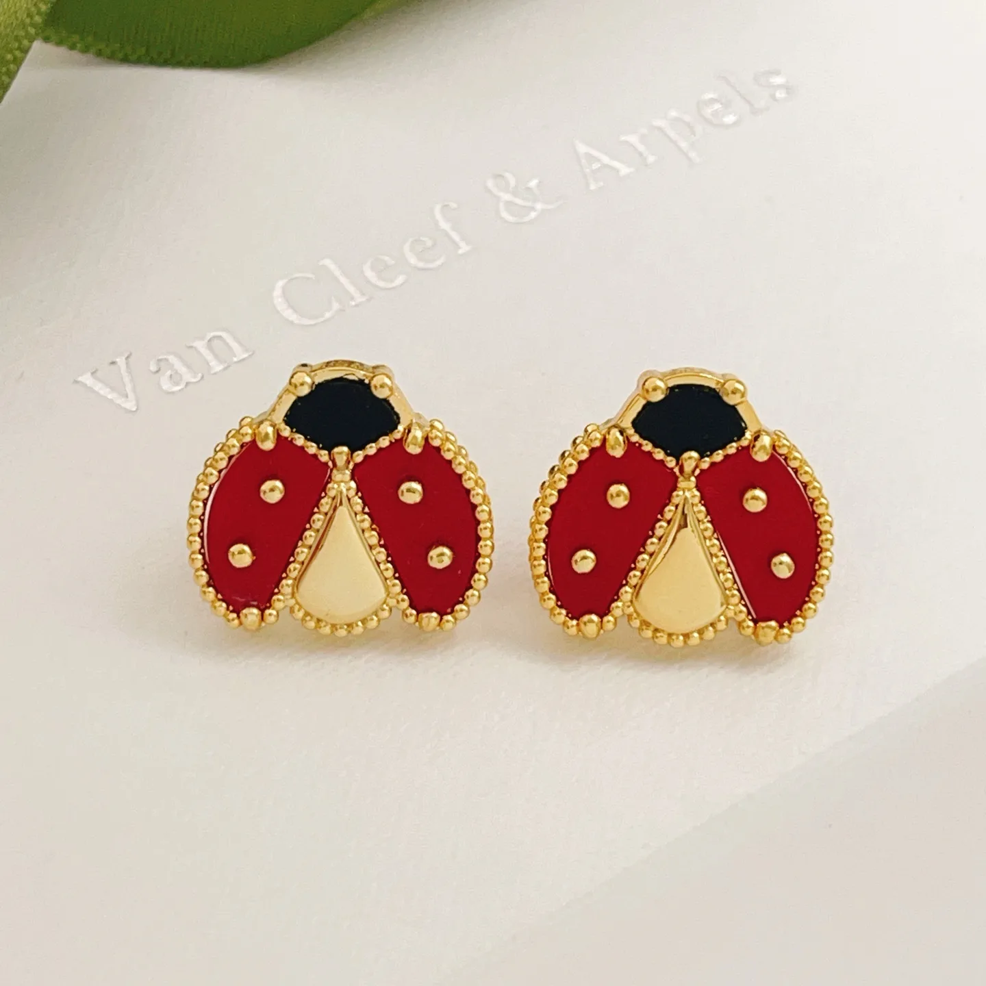 GoAnywhere Van Cleef & Arpels Earrings 6719