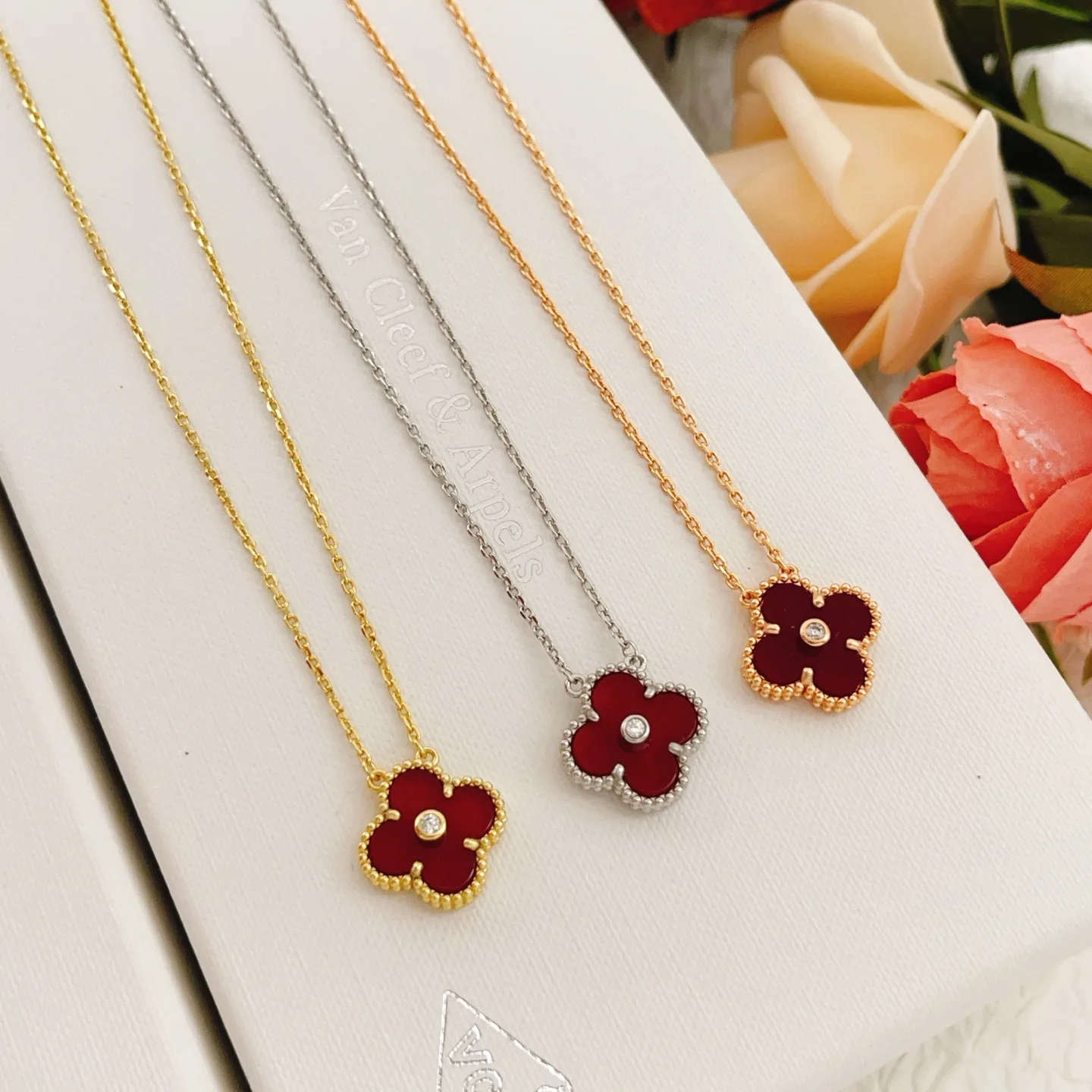 TimelessDesign Van Cleef & Arpels Necklace 6730