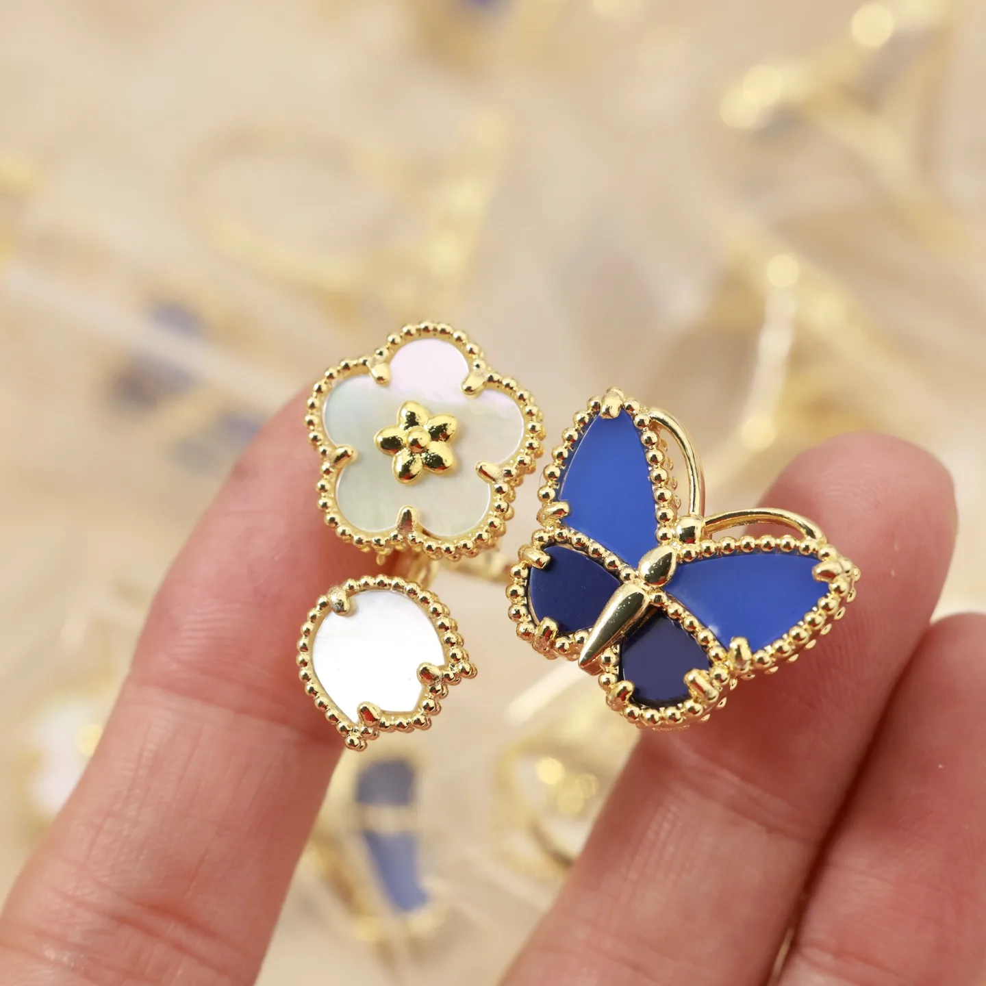 UrbanChic Van Cleef & Arpels Ring 6747