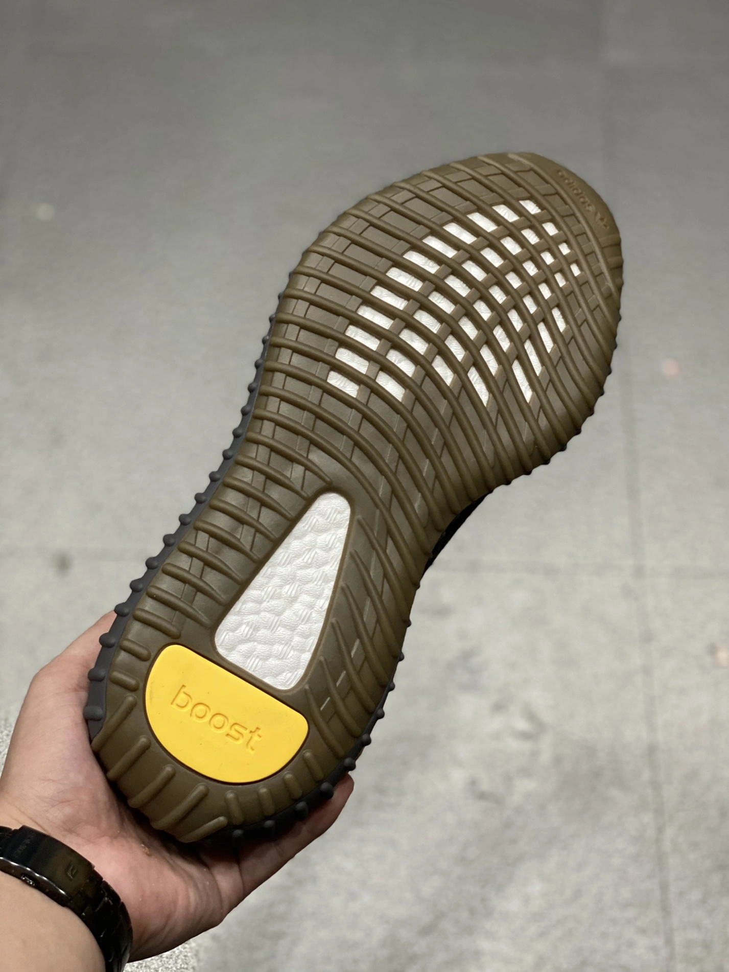 Adidas Yeezy Shoes For Men Sleek 3575
