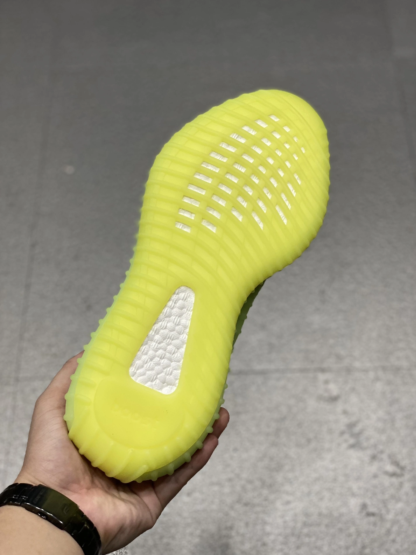 Adidas Yeezy Shoes For Men Trendsetting 2401