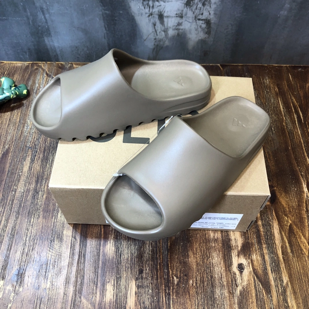 Adidas Yeezy Slipper For Men Breathable 324