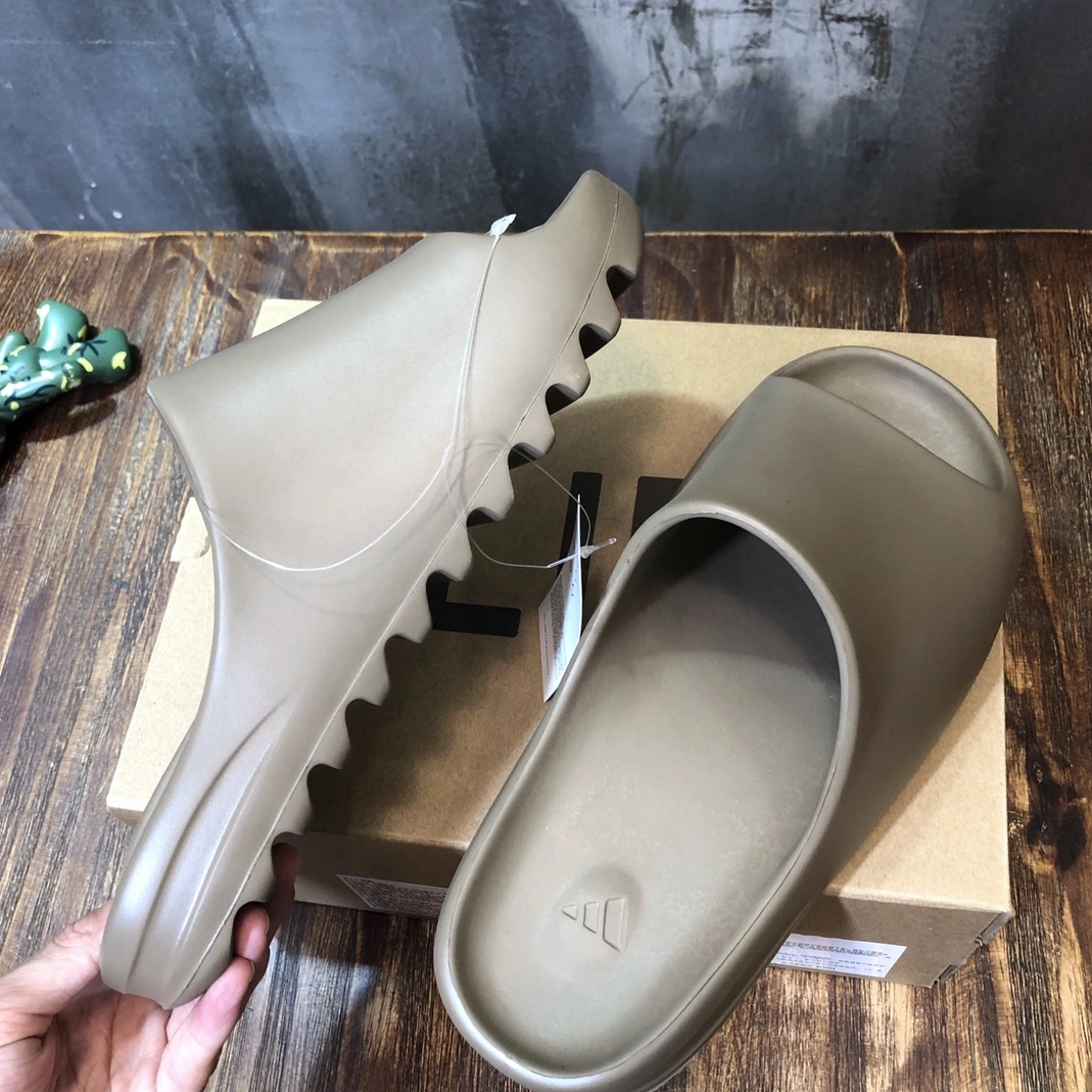 Adidas Yeezy Slipper For Men Breathable 324
