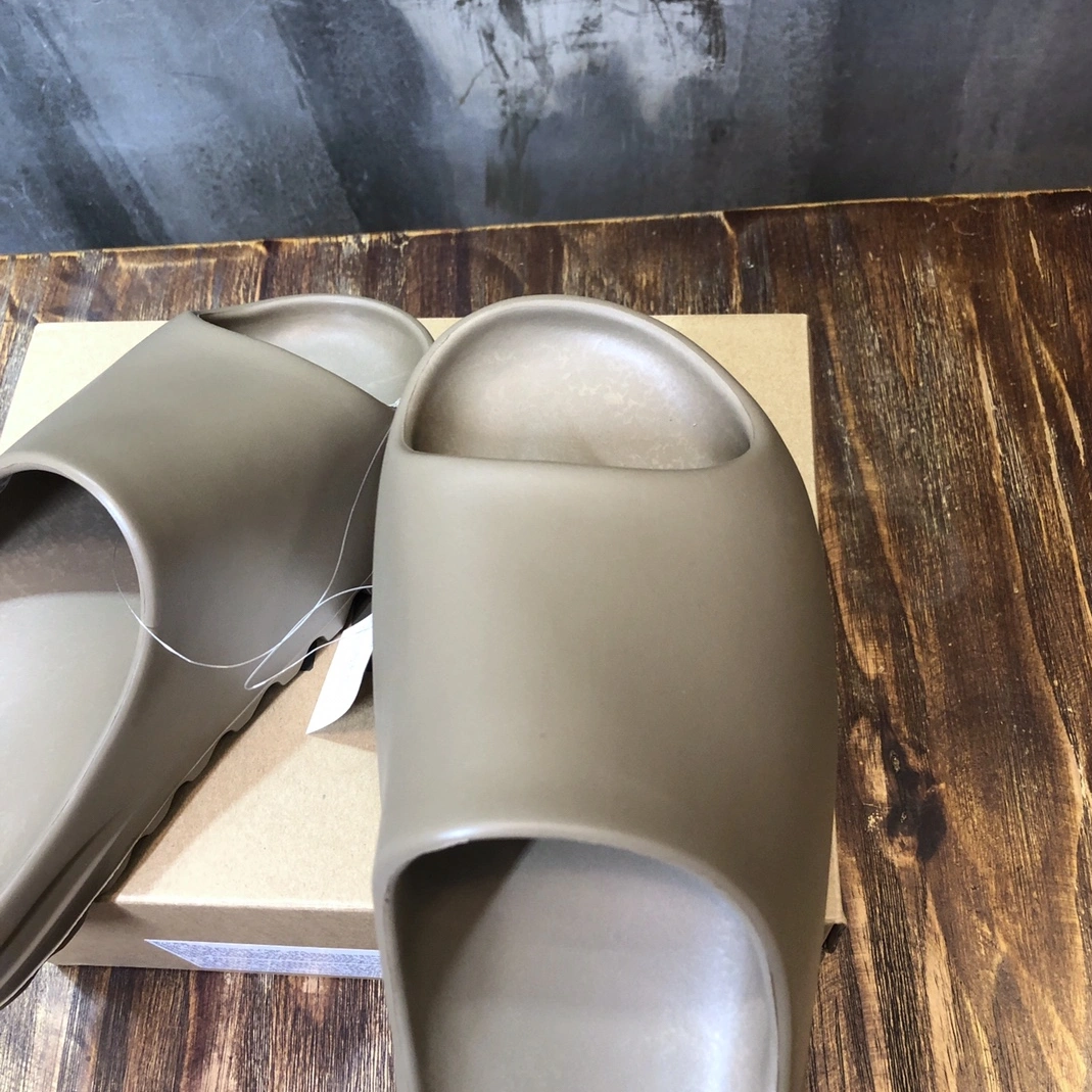 Adidas Yeezy Slipper For Men Breathable 324