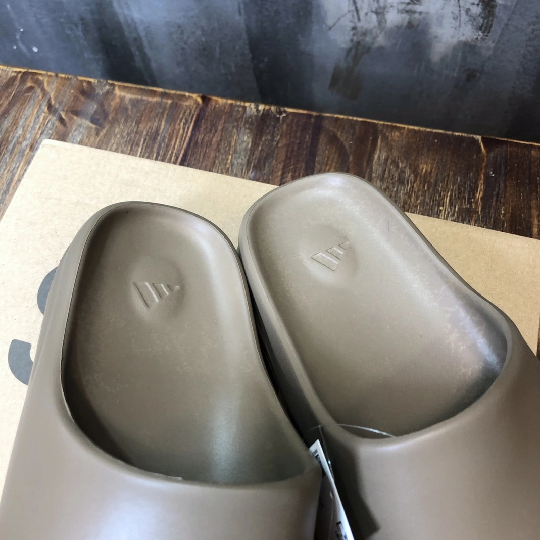 Adidas Yeezy Slipper For Men Breathable 324