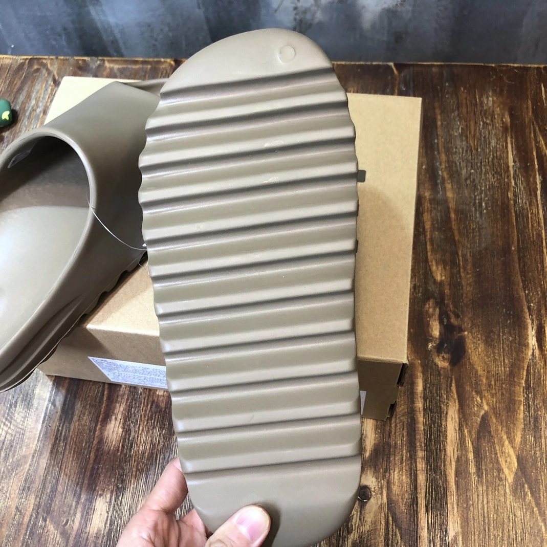 Adidas Yeezy Slipper For Men Breathable 324