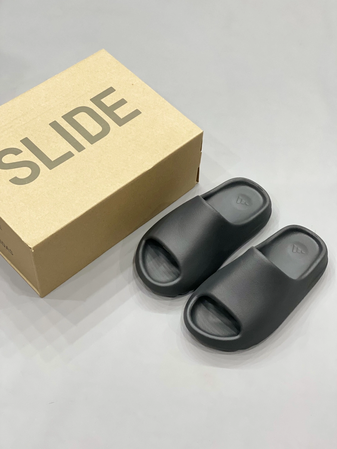 Adidas Yeezy Slippers For Men Soft 7018
