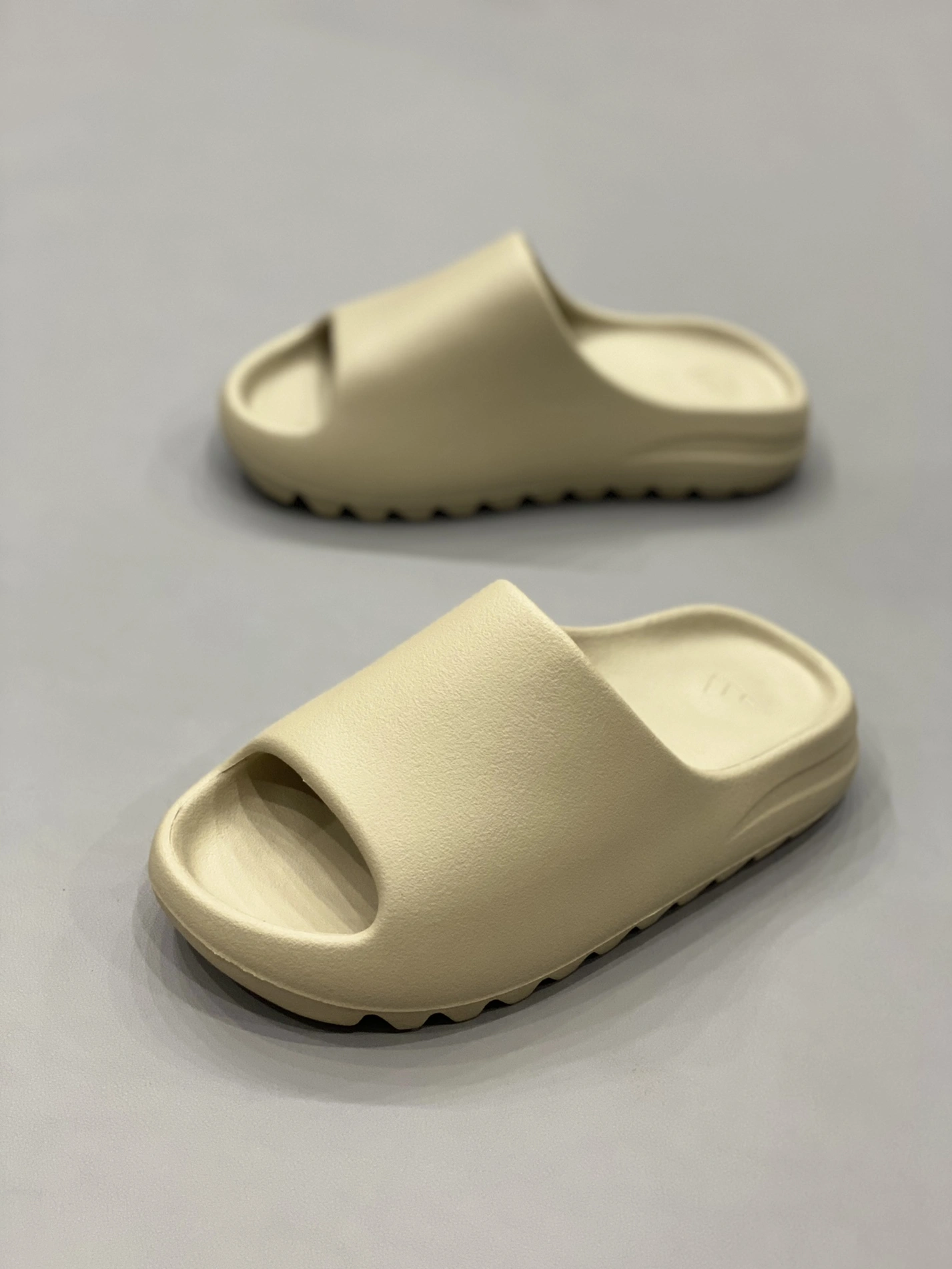 Adidas Yeezy Slippers For Women AllSeason 6032