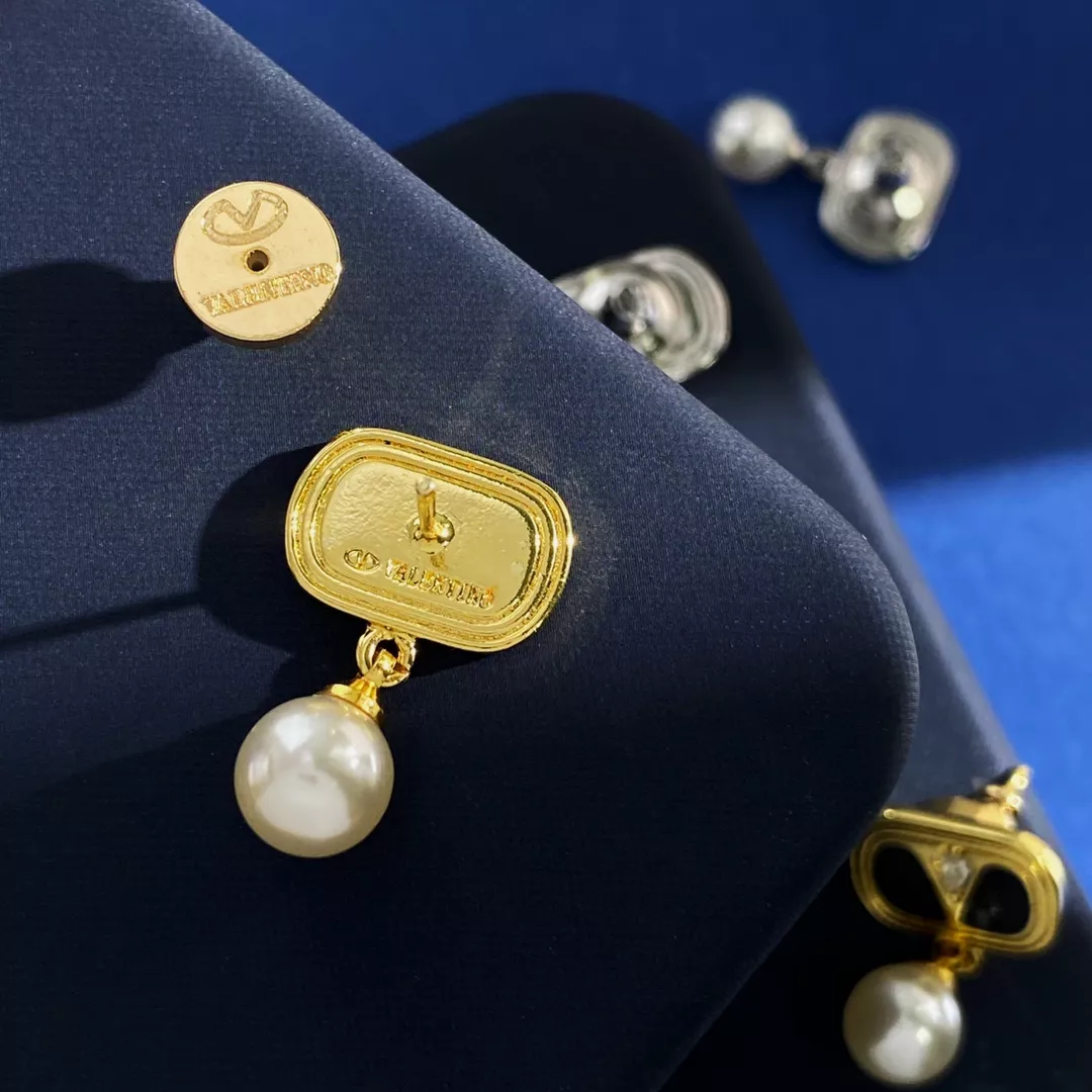 Affordable 1225 Valentino Earrings For Women