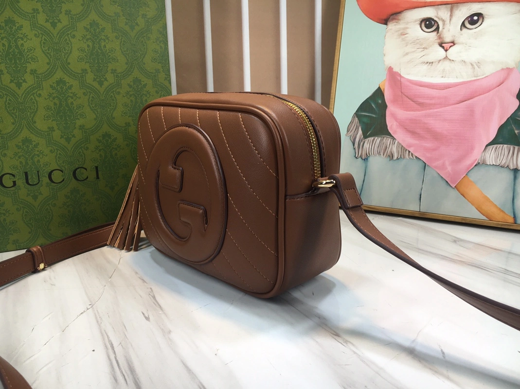 Affordable 1235 Gucci AAA Quality Messenger Bags For Women