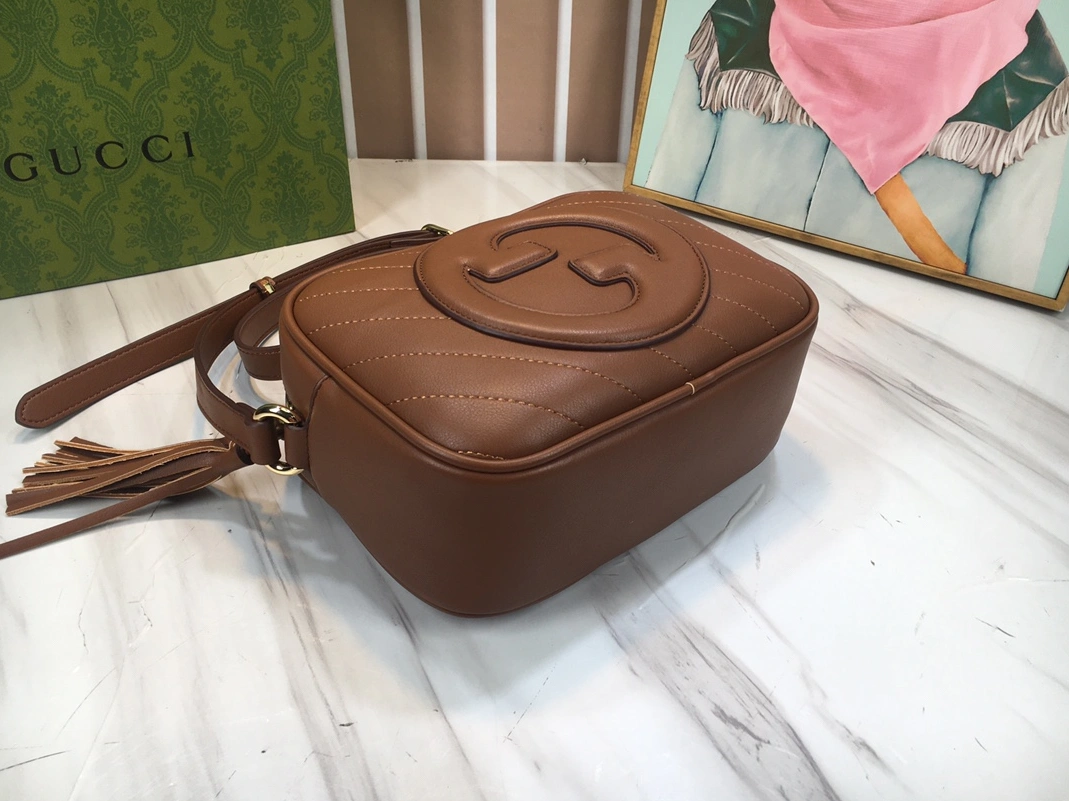 Affordable 1235 Gucci AAA Quality Messenger Bags For Women