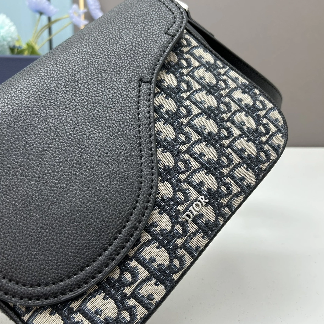Affordable 1325 Christian Dior AAA Man Messenger Bags
