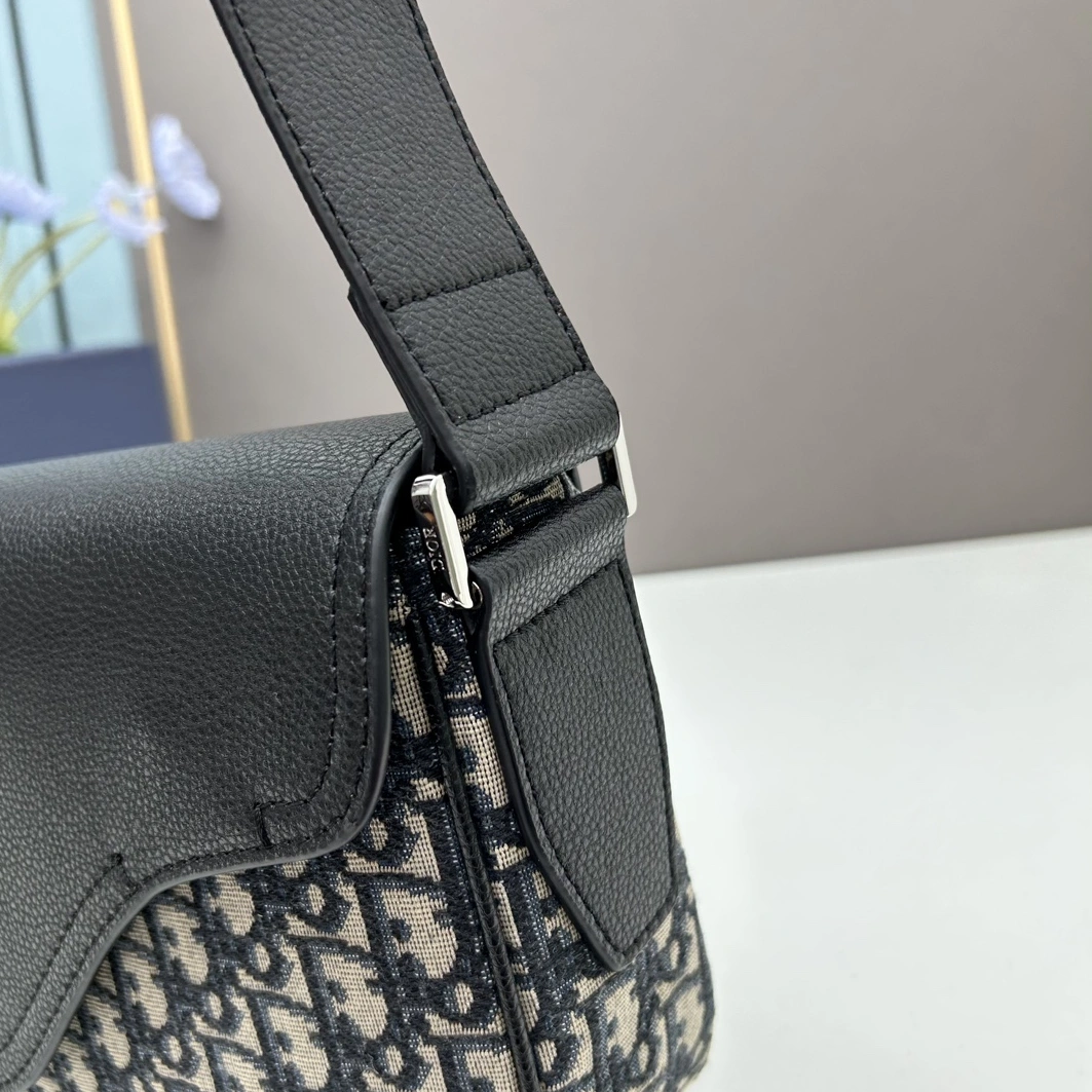 Affordable 1325 Christian Dior AAA Man Messenger Bags