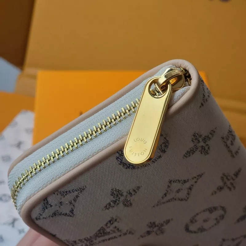 Affordable 1369 Louis Vuitton AAA Quality Card Case