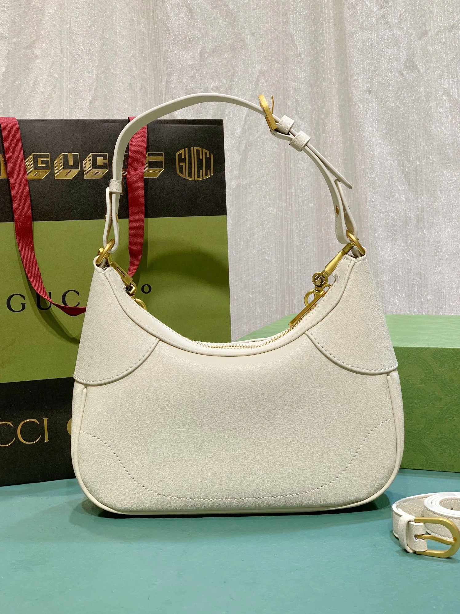 Affordable 1568 Gucci AAA Quality Shoulder Bags For Women