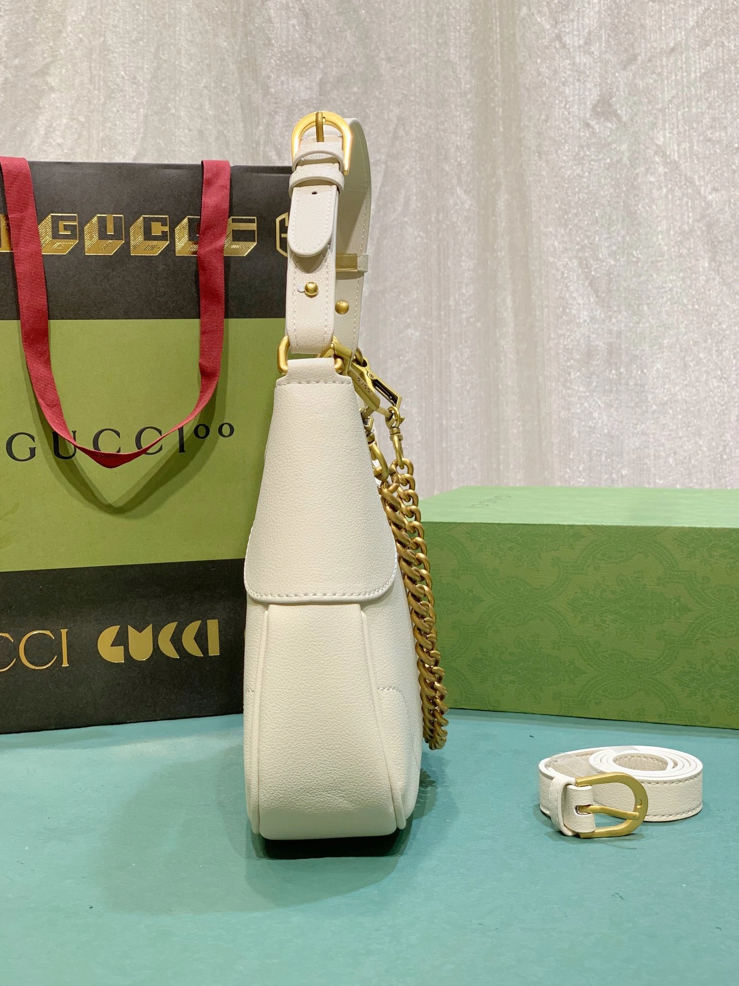 Affordable 1568 Gucci AAA Quality Shoulder Bags For Women